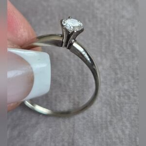 14k Tiffany-Setting Diamond Solitaire Ring ~ Size 8 💛 Dainty And Dazzling!